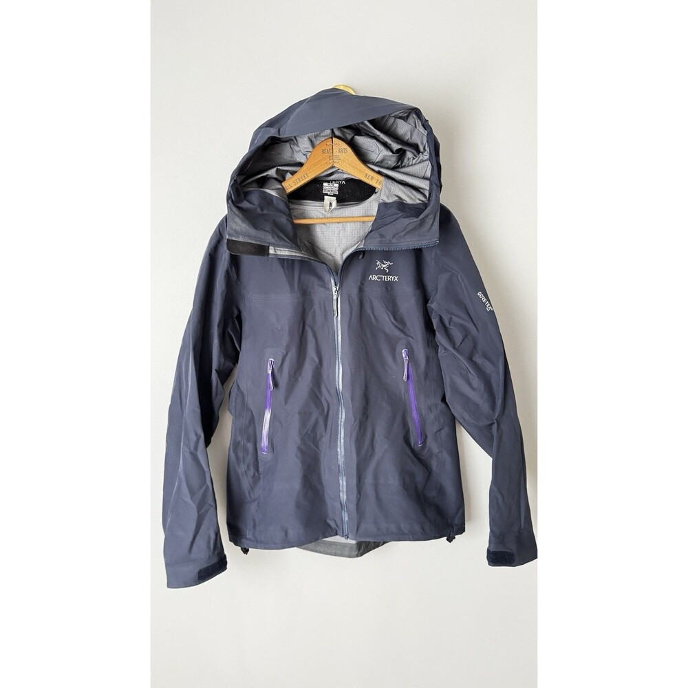 Arc’teryx Beta LT Jacket Gore-Tex Black Sapphire Women’s Size Medium RARE